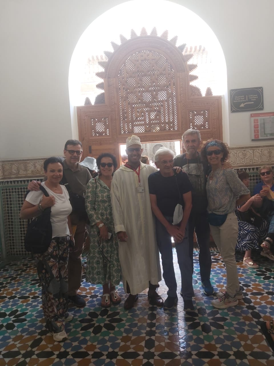 Gruppo di turisti nel palazzo