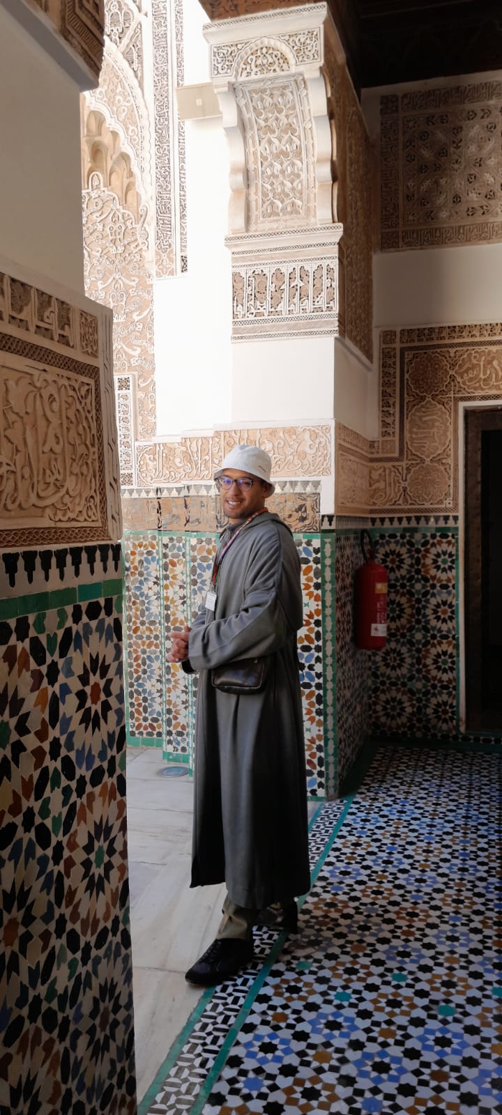 Abdel Hamid nel palazzo con piastrelle